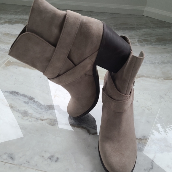 BCBGeneration suede boots size 10 - Picture 6 of 7